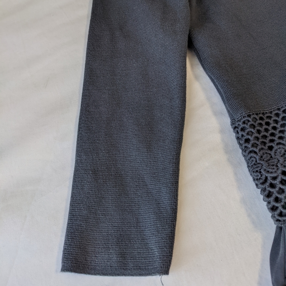 Ann Taylor Loft Petites Gray Sweater Top Women's size Small Flare Hemline - Picture 3 of 8